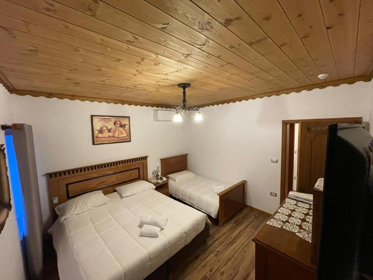 Hotel Praga Gjirokastër Zimmer foto